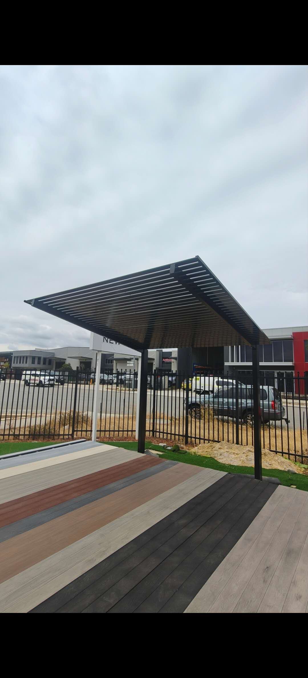 Cantilever Slat Pergola – Sloped Roof
