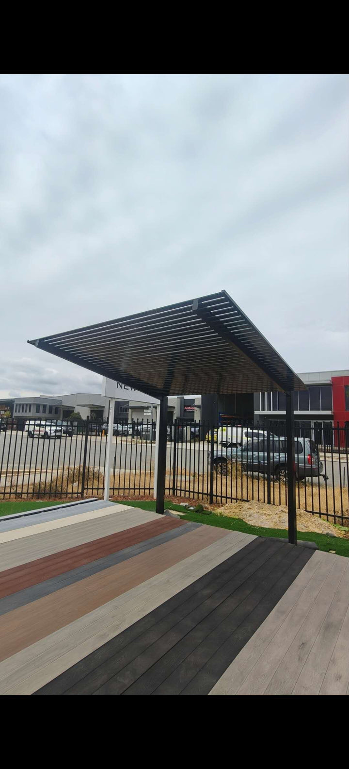Cantilever Slat Pergola – Sloped Roof